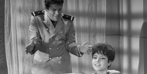 Zbigniew Cybulski i Teresa Tuszyńska w filmie Stanisława Lenartowicza "Cała naprzód" z 1966 roku.