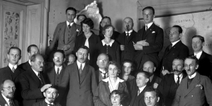 <%# $this->DataItem->marArticleFrom->title %