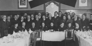 <%# $this->DataItem->marArticleFrom->title %