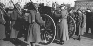 <%# $this->DataItem->marArticleFrom->title %