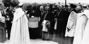 <%# $this->DataItem->marArticleFrom->title %