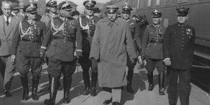 <%# $this->DataItem->marArticleFrom->title %