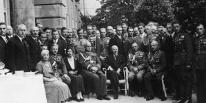 <%# $this->DataItem->marArticleFrom->title %