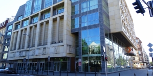 <%# $this->DataItem->marArticleFrom->title %