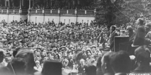 <%# $this->DataItem->marArticleFrom->title %