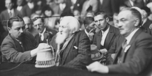 <%# $this->DataItem->marArticleFrom->title %