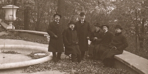 <%# $this->DataItem->marArticleFrom->title %