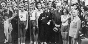 <%# $this->DataItem->marArticleFrom->title %