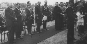 <%# $this->DataItem->marArticleFrom->title %