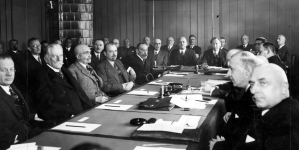 Posiedzenie komisji konstytucyjnej Senatu, która obradowała nad projektem nowej konstytucji 11.12.1934 r.