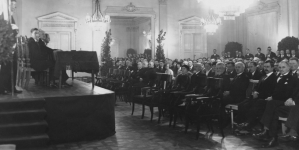 <%# $this->DataItem->marArticleFrom->title %