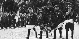 <%# $this->DataItem->marArticleFrom->title %