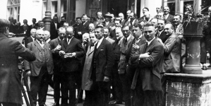 <%# $this->DataItem->marArticleFrom->title %