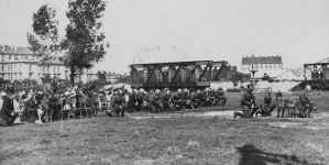 <%# $this->DataItem->marArticleFrom->title %