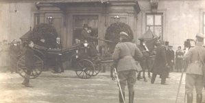 Wprowadzenie Rady Regencyjnej na Zamek Królewski w Warszawie.