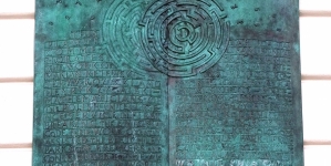 <%# $this->DataItem->marArticleFrom->title %