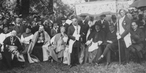 <%# $this->DataItem->marArticleFrom->title %