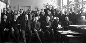 <%# $this->DataItem->marArticleFrom->title %