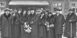 <%# $this->DataItem->marArticleFrom->title %