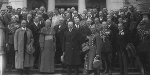 <%# $this->DataItem->marArticleFrom->title %