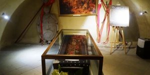 <%# $this->DataItem->marArticleFrom->title %