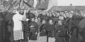 <%# $this->DataItem->marArticleFrom->title %