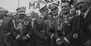 <%# $this->DataItem->marArticleFrom->title %