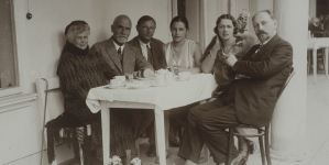 <%# $this->DataItem->marArticleFrom->title %