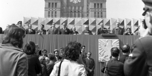 <%# $this->DataItem->marArticleFrom->title %