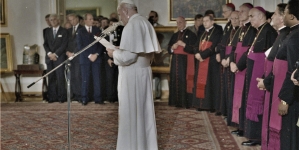 <%# $this->DataItem->marArticleFrom->title %