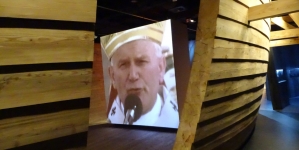 <%# $this->DataItem->marArticleFrom->title %