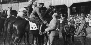 Krajowe zawody konne na hipodromie w Łazienkach Królewskich w Warszawie w maju 1932 r.