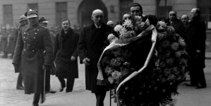 <%# $this->DataItem->marArticleFrom->title %