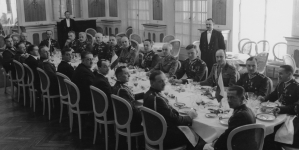 <%# $this->DataItem->marArticleFrom->title %