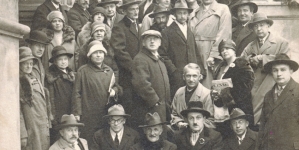 <%# $this->DataItem->marArticleFrom->title %