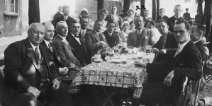 <%# $this->DataItem->marArticleFrom->title %