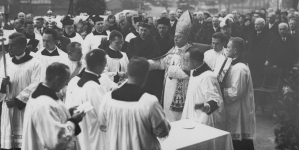 <%# $this->DataItem->marArticleFrom->title %