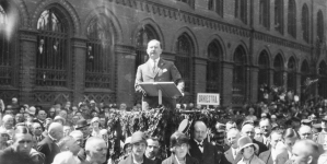 <%# $this->DataItem->marArticleFrom->title %