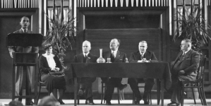 <%# $this->DataItem->marArticleFrom->title %