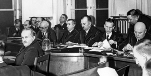 <%# $this->DataItem->marArticleFrom->title %