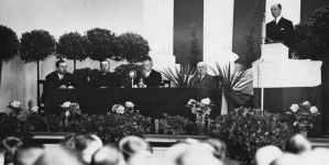 <%# $this->DataItem->marArticleFrom->title %