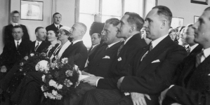 <%# $this->DataItem->marArticleFrom->title %