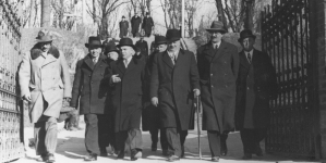 <%# $this->DataItem->marArticleFrom->title %