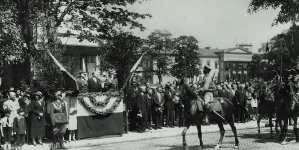 <%# $this->DataItem->marArticleFrom->title %