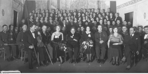 Uczystnicy koncertu kompozytorskiego Feliksa Nowowiejskiego w Lesznie,  8.02.1933 r.
