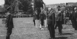 <%# $this->DataItem->marArticleFrom->title %