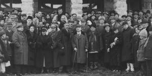 <%# $this->DataItem->marArticleFrom->title %