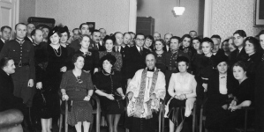 <%# $this->DataItem->marArticleFrom->title %