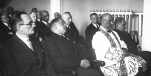 <%# $this->DataItem->marArticleFrom->title %