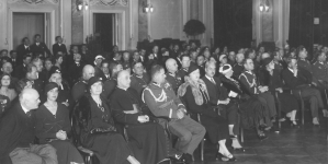 <%# $this->DataItem->marArticleFrom->title %